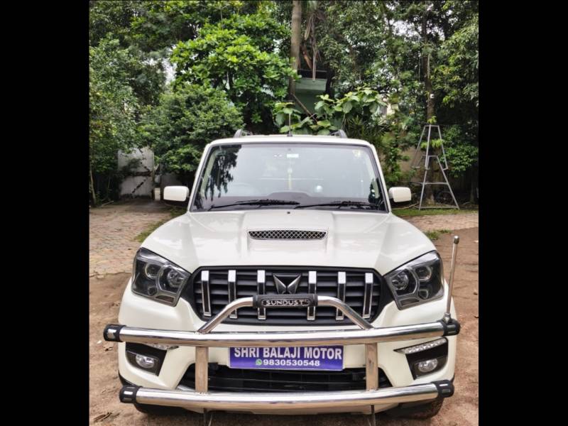 Mahindra Scorpio Classic S11