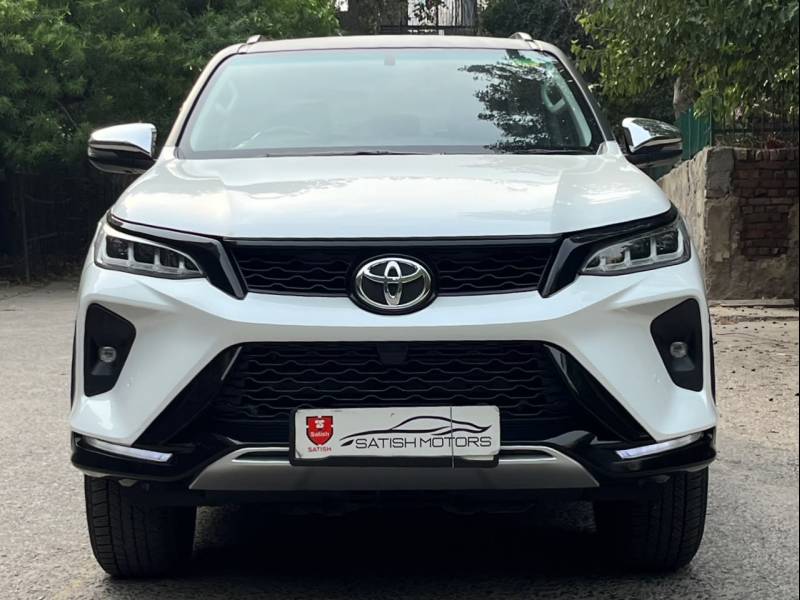 Toyota Fortuner Legender 4X2 AT 2.8 Legender