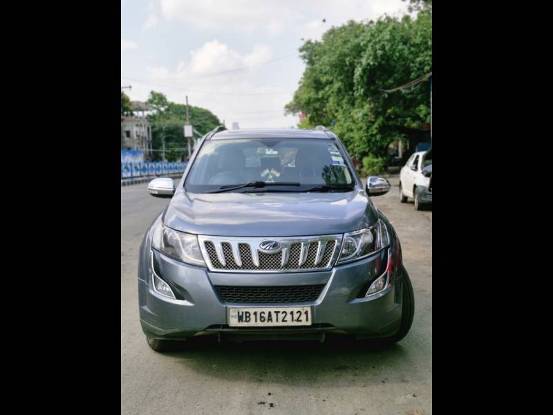 Mahindra XUV500 W10 AWD