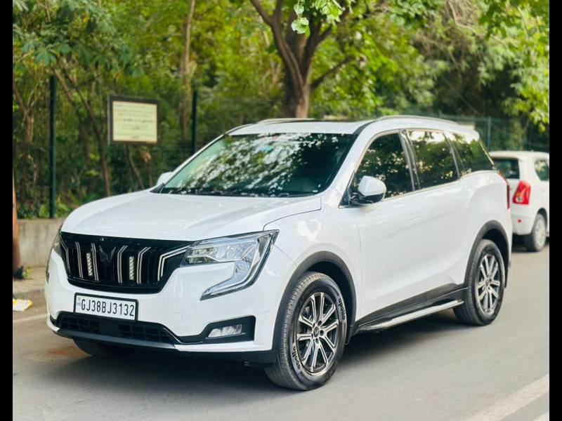 Mahindra XUV700 AX 7 Luxury Pack Diesel AT 7 STR
