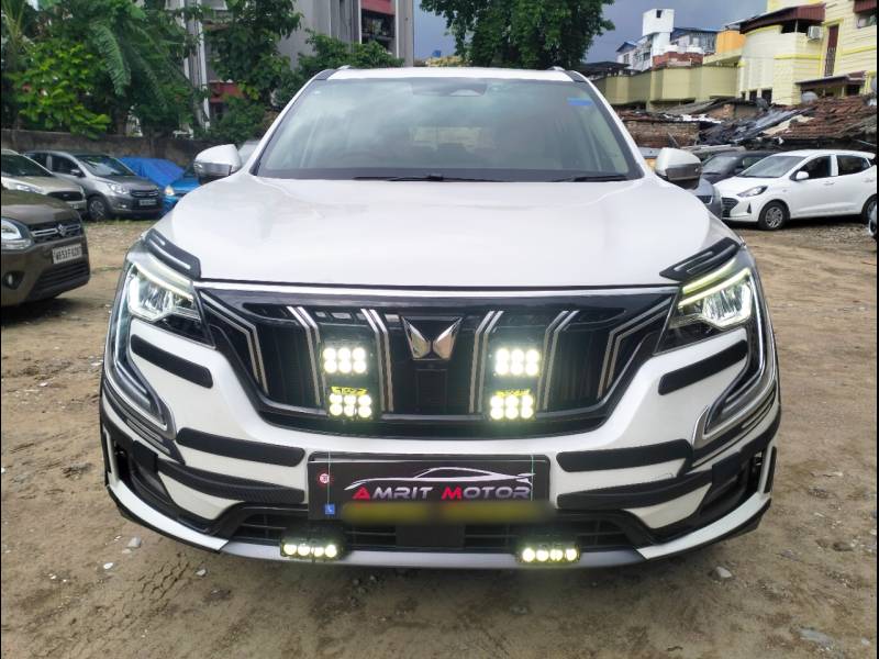 Mahindra XUV700 AX 7 Petrol AT Luxury Pack 7 STR