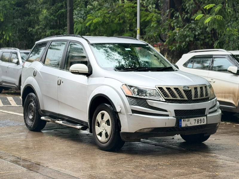 Mahindra XUV500 W6 FWD