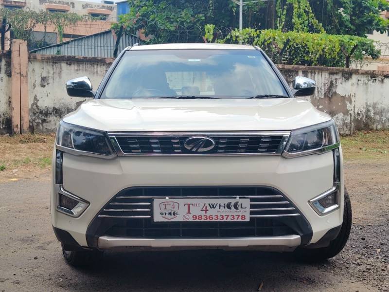 Mahindra XUV 300 W8 (O) 1.5 Diesel AMT