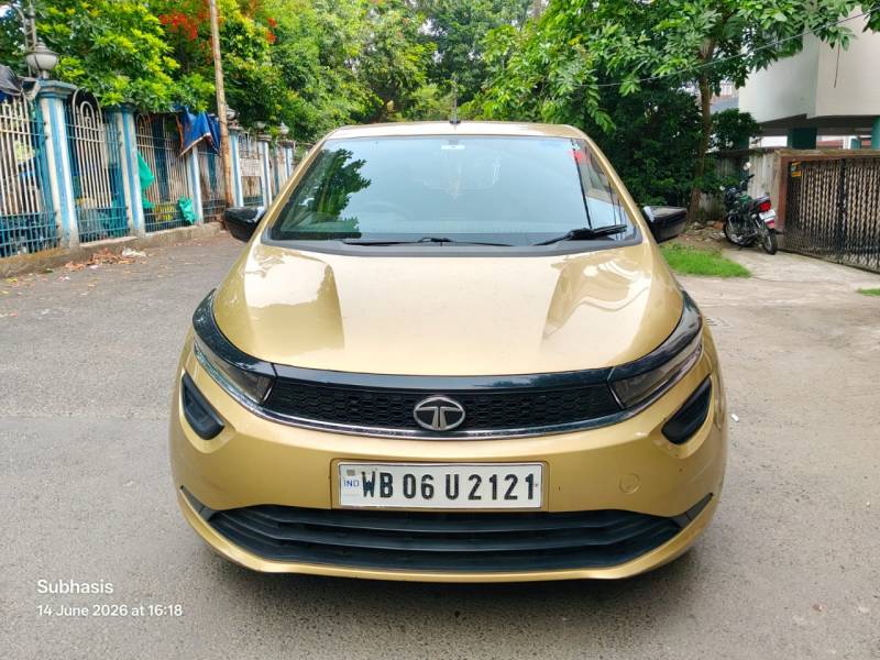 Tata Altroz XE Petrol