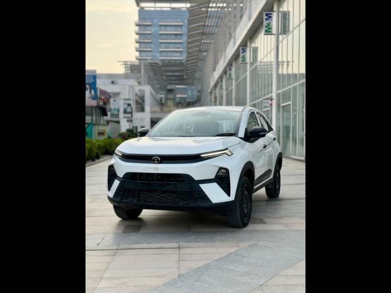 Tata Nexon Smart Plus (S) 1.2 iCNG 6MT