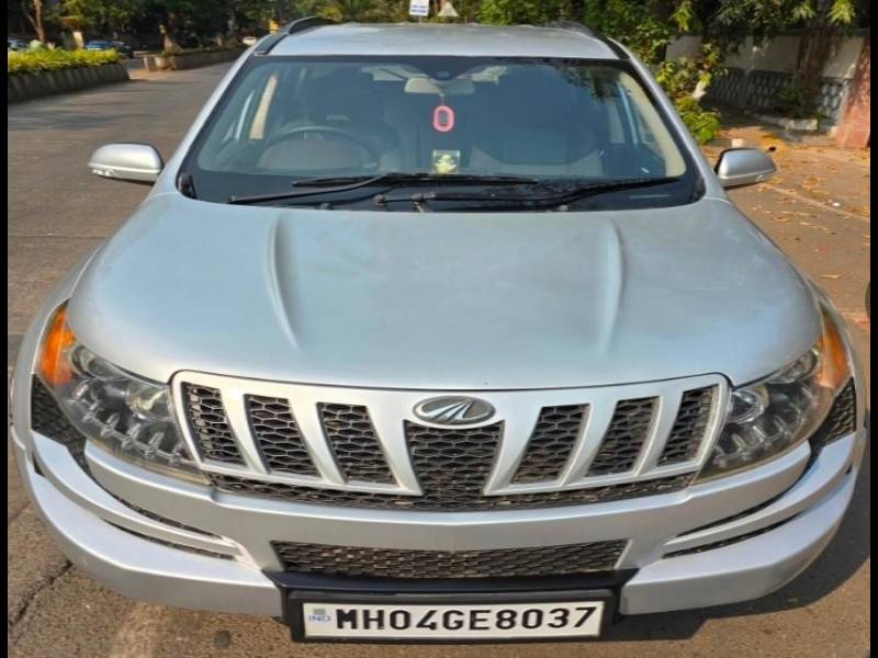 Mahindra XUV500 W8