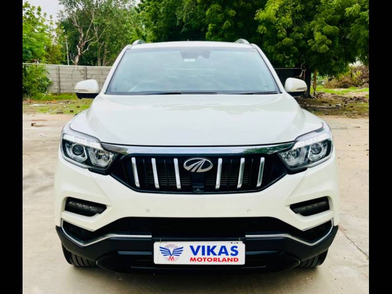 Mahindra Alturas G4 4WD AT
