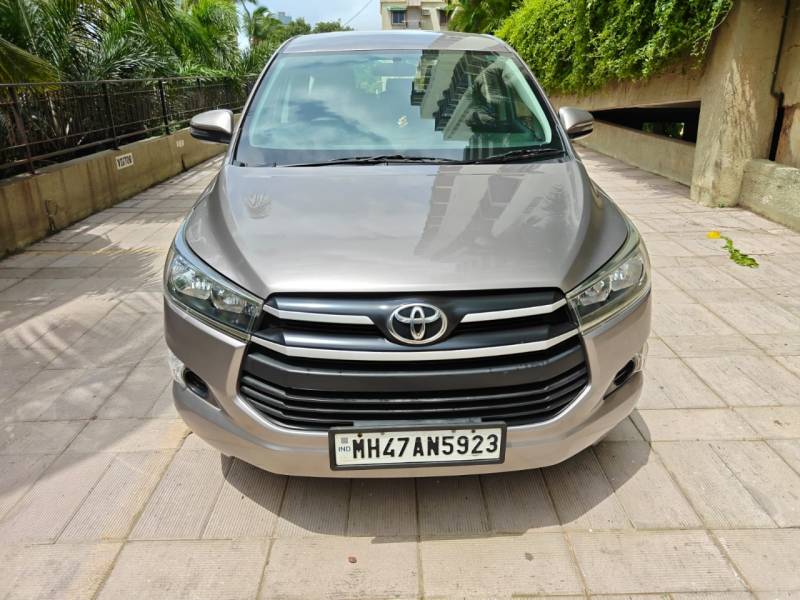 Toyota Innova Crysta 2.4 GX 8 STR