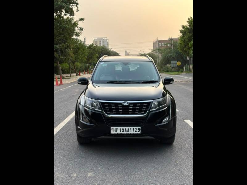 Mahindra XUV500 W11 (O) AT