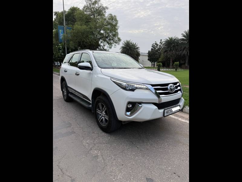 Toyota Fortuner 2.8 4x2 AT