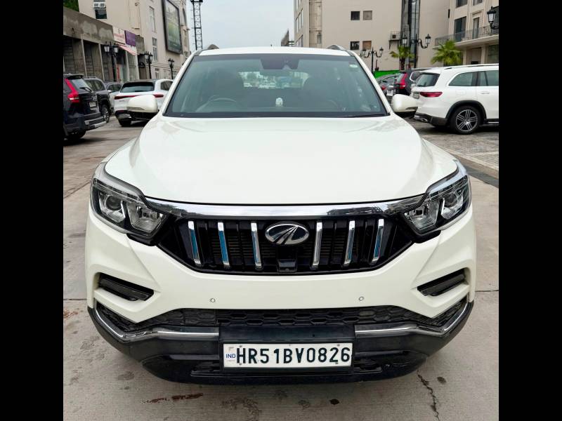 Mahindra Alturas G4 4WD AT