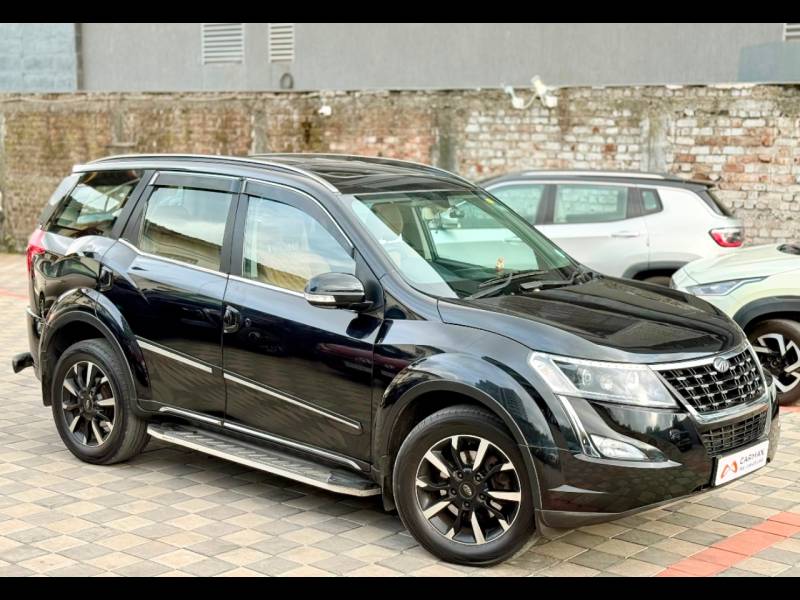 Mahindra XUV500 W11 AT