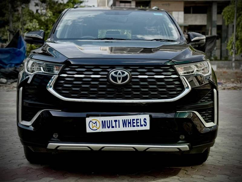 Toyota Innova Hycross VX (O) Hybrid 8 STR