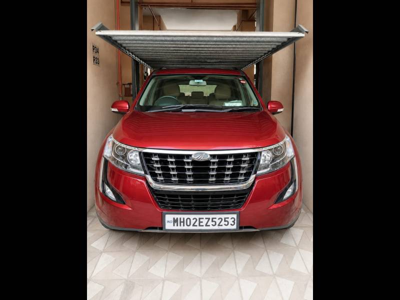 Mahindra XUV500 W7 AT
