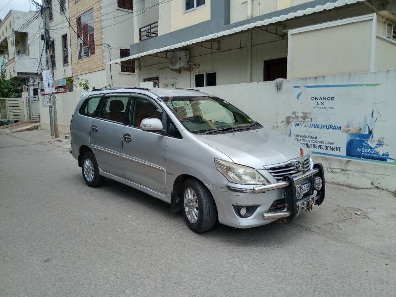 Toyota Innova 2.5 VX 7 STR