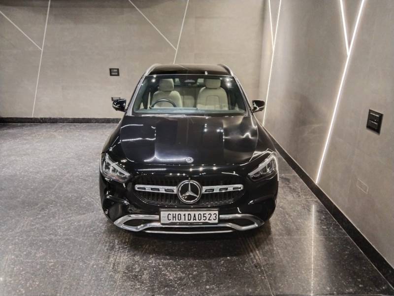 Mercedes Benz GLA 200