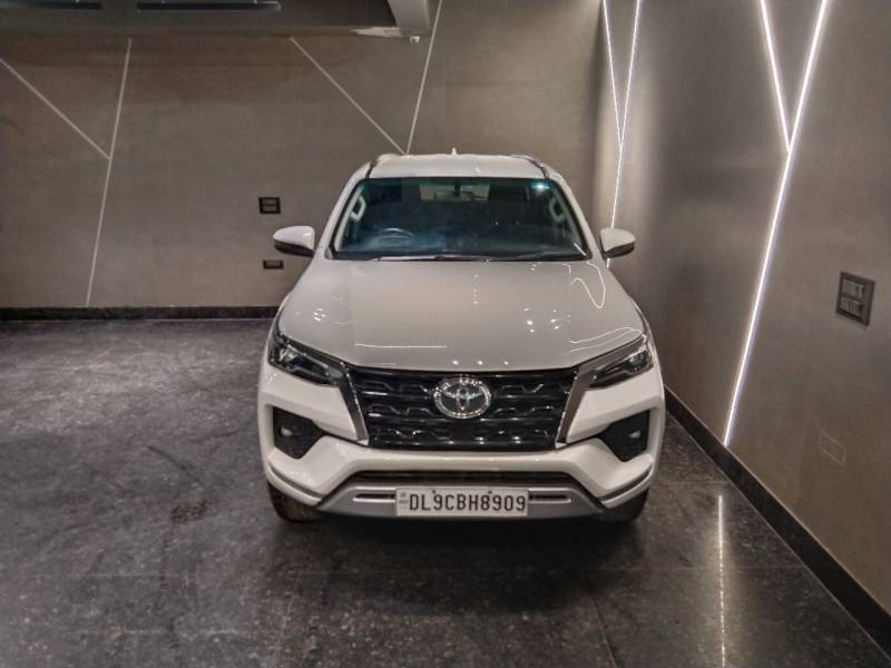 Toyota Fortuner 4X2 AT 2.7 Petrol