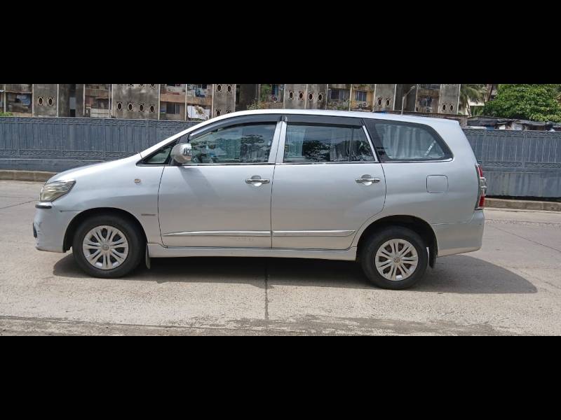 Toyota Innova 2.5 G BS IV 8 STR