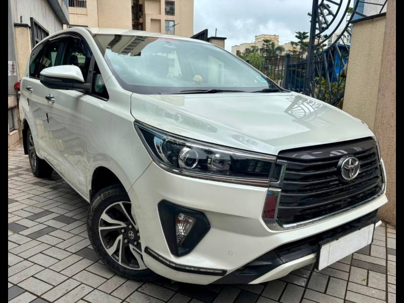 Toyota Innova Crysta 2.4 VX 8 STR
