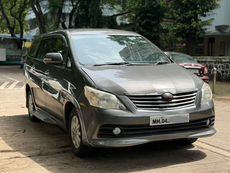 Toyota Innova 2.5 VX 7 STR