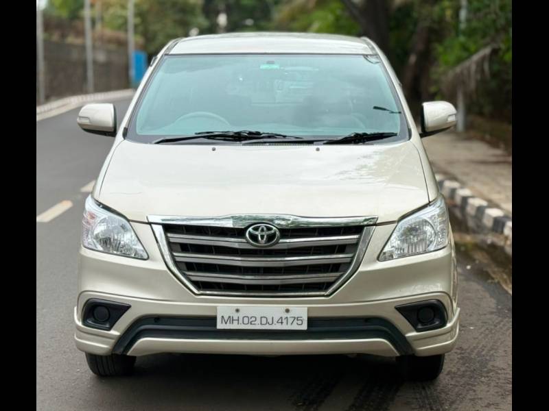 Toyota Innova 2.5 VX 8 STR