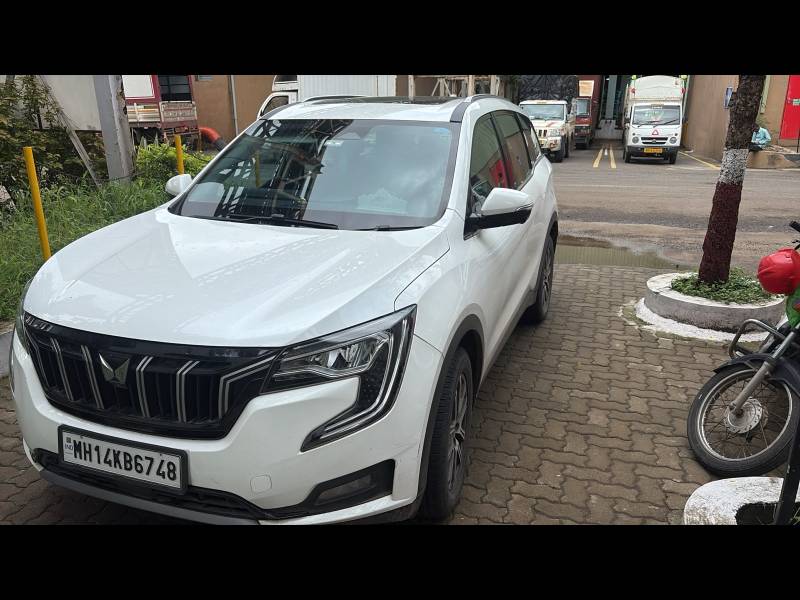 Mahindra XUV700 AX7 Luxury Pack Diesel AT 7 STR
