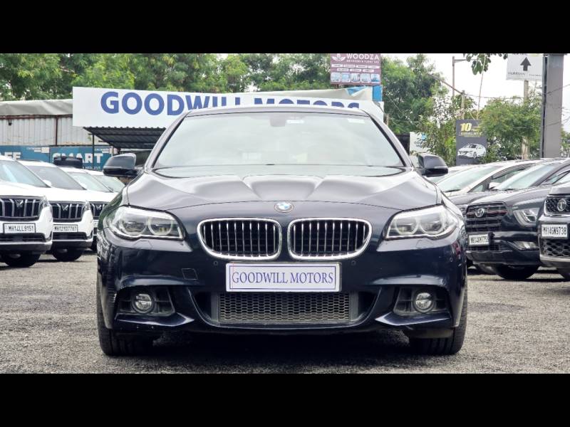 BMW 5 Series 520d Sedan Modern Line