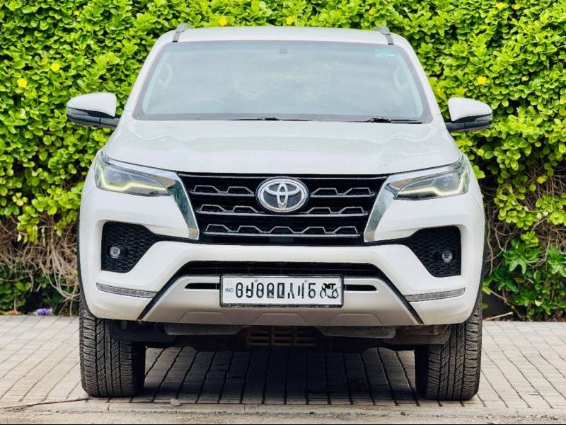 Toyota Fortuner 4X2 AT 2.8 Diesel