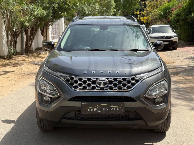 Tata Safari XM