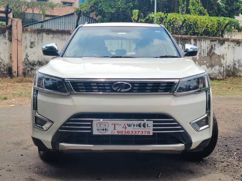 Mahindra XUV 300 W8 (O) 1.5 Diesel AMT