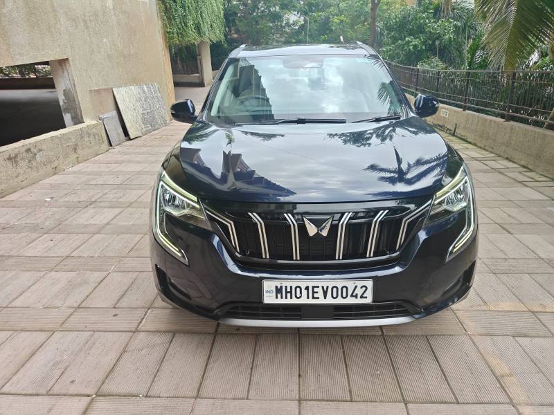 Mahindra XUV700 AX7 Petrol AT 7 STR