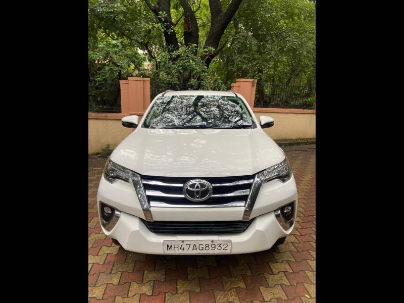 Toyota Fortuner 4x2 AT