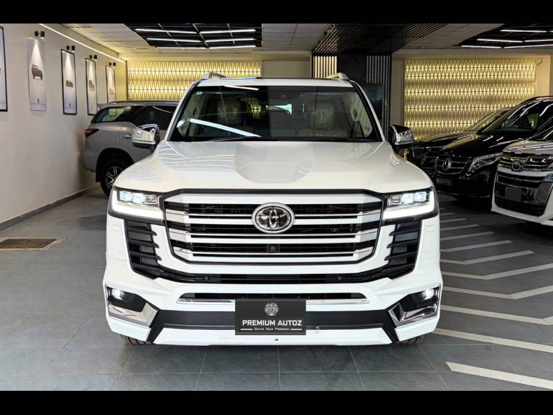 Toyota Land Cruiser V8 Petrol