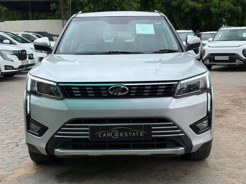 Mahindra XUV 300 W8 1.2 Petrol