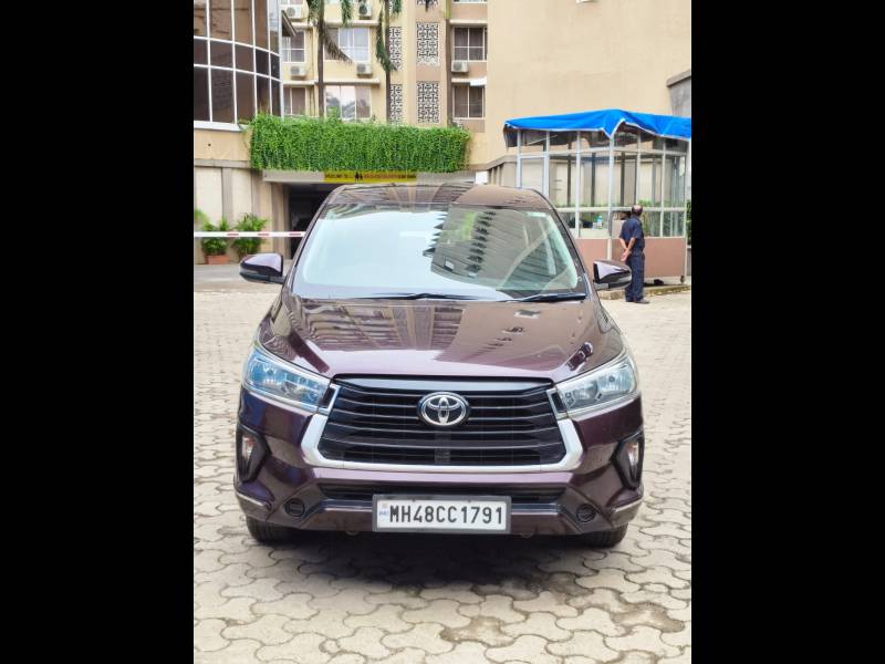 Toyota Innova Crysta 2.4 G 7 STR