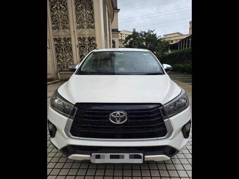 Toyota Innova Crysta 2.4 G 8 STR