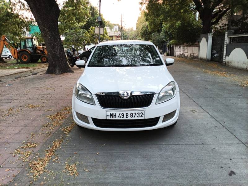 Skoda Rapid 1.5 TDI CR Ambition AT with Alloy Wheels