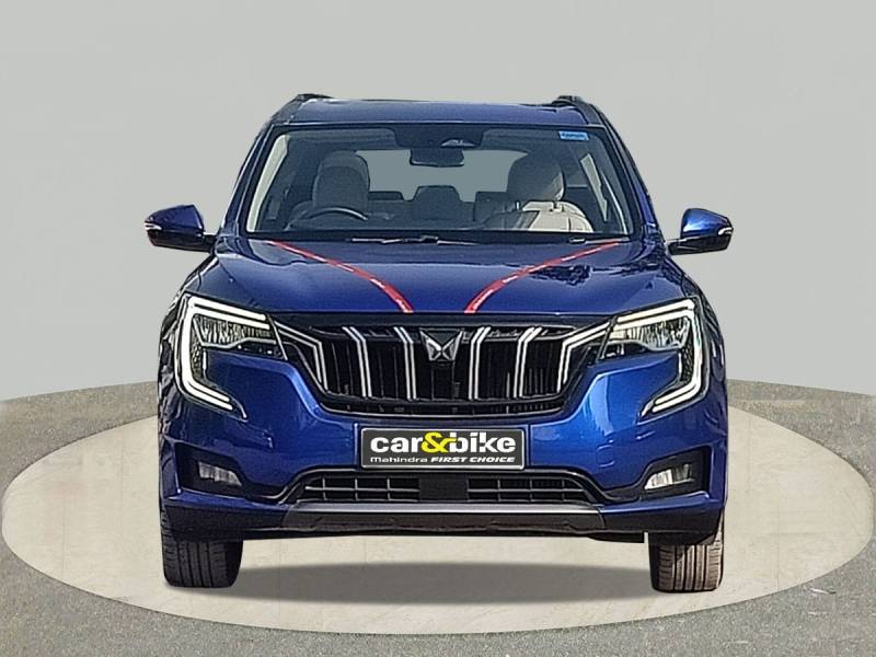 Mahindra XUV700 AX 7 Petrol AT 7 STR