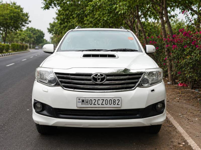 Toyota Fortuner 4x2 AT
