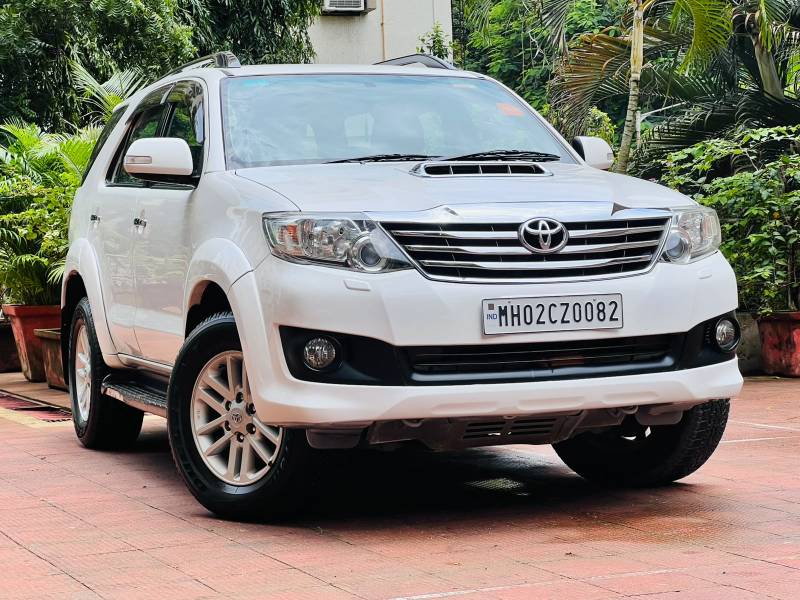 Toyota Fortuner 4x2 AT