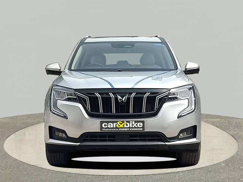 Mahindra XUV700 AX 7 Luxury Pack Petrol AT 7 STR