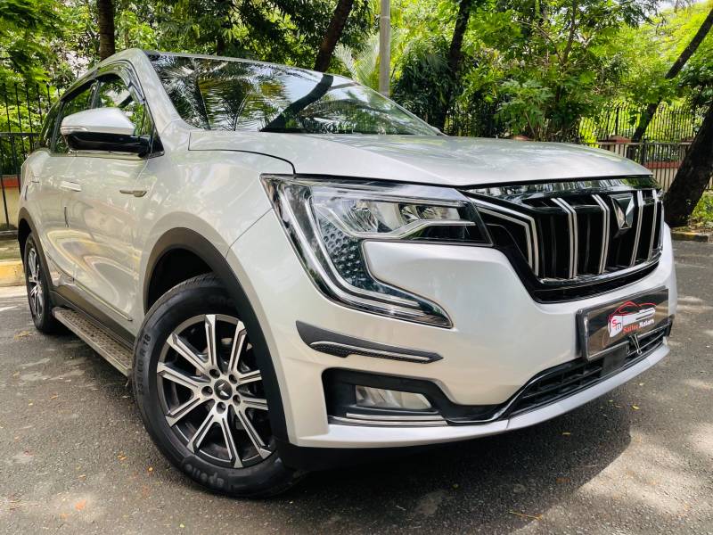 Mahindra XUV700 AX 7 Petrol MT 7 STR