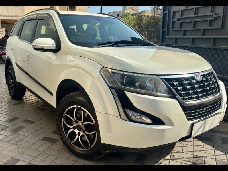 Mahindra XUV500 W7 AT