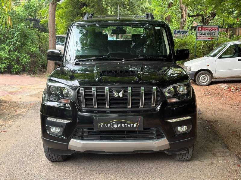 Mahindra Scorpio S11 MT 7S