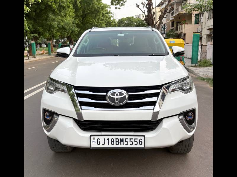 Toyota Fortuner 2.8 4x4 AT