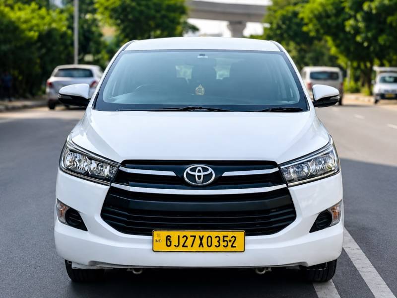Toyota Innova Crysta 2.4 GX 8 STR