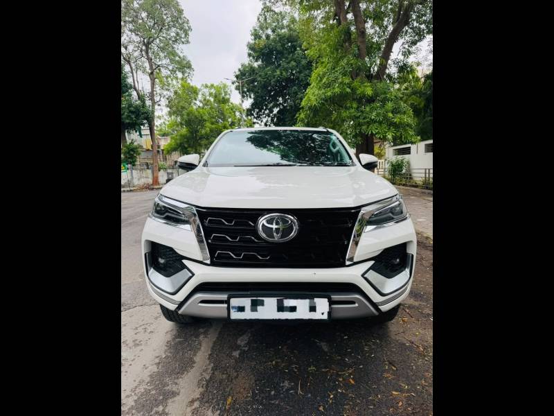 Toyota Fortuner 4x2 AT