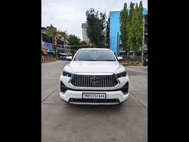 Toyota Innova Hycross ZX Hybrid 7 STR