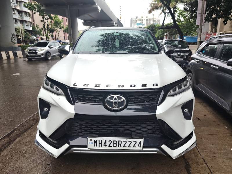 Toyota Fortuner Legender 4X2 AT 2.8 Legender