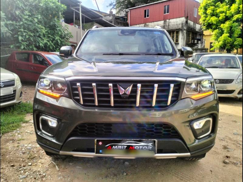 Mahindra Scorpio-N Z8 L 2WD Petrol 2.0L Turbo Manual 7 STR
